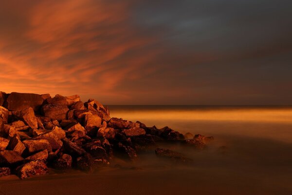 Anochecer en el mar