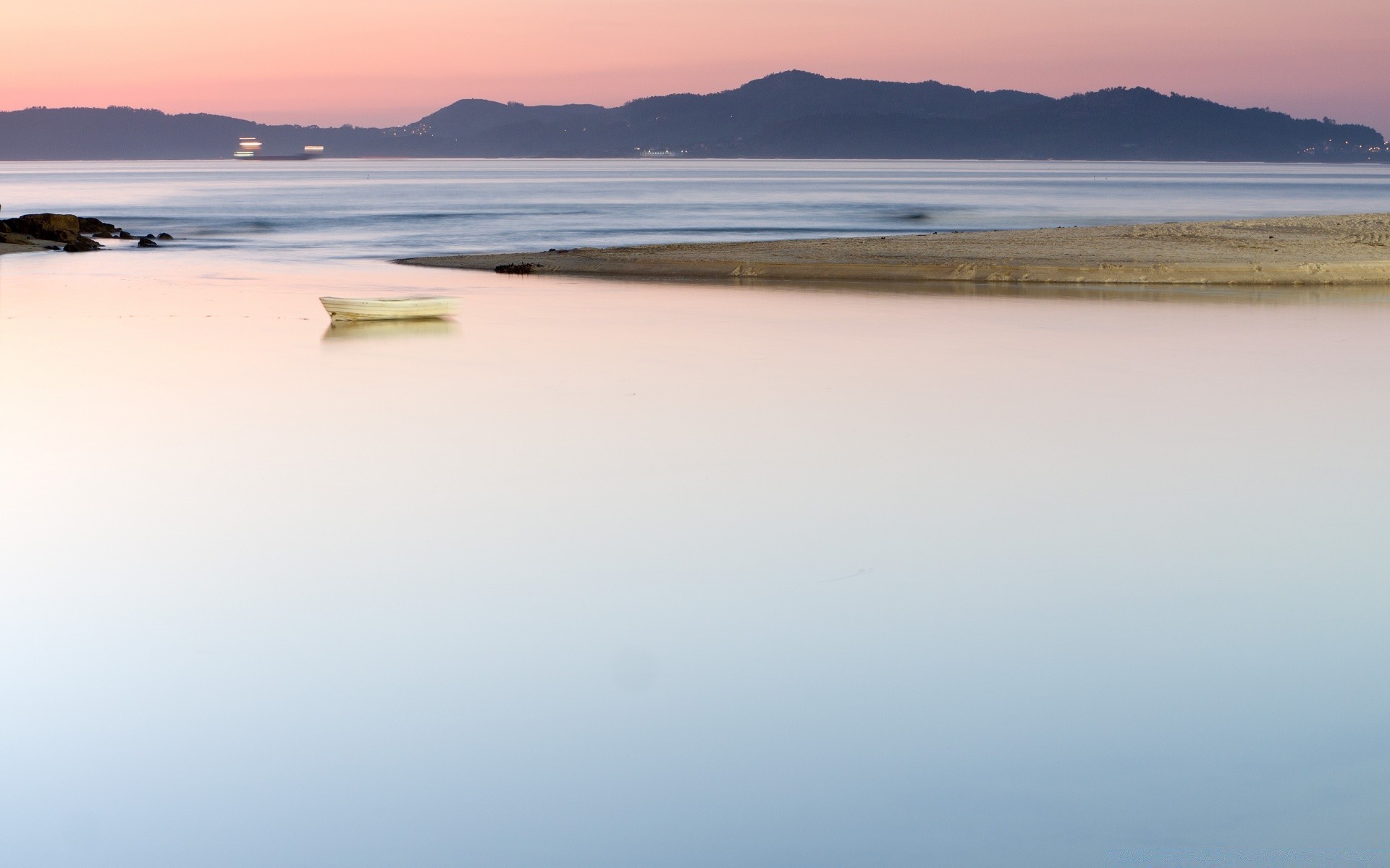 mar y océano agua paisaje lago playa puesta de sol mar mar amanecer océano cielo viajes niebla paisaje luz del día reflexión al aire libre río noche escénico