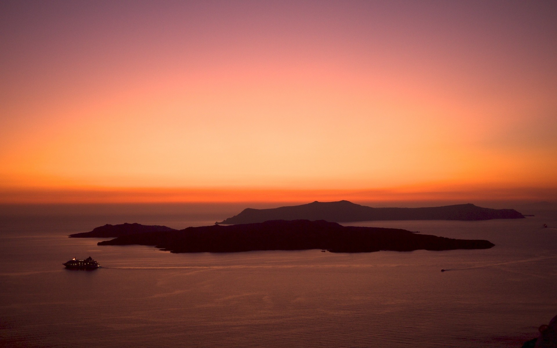 海洋和海洋 日落 黎明 傍晚 黄昏 水 雾 海 景观 太阳 海滩 照明 湖 海洋 反射 景观 山