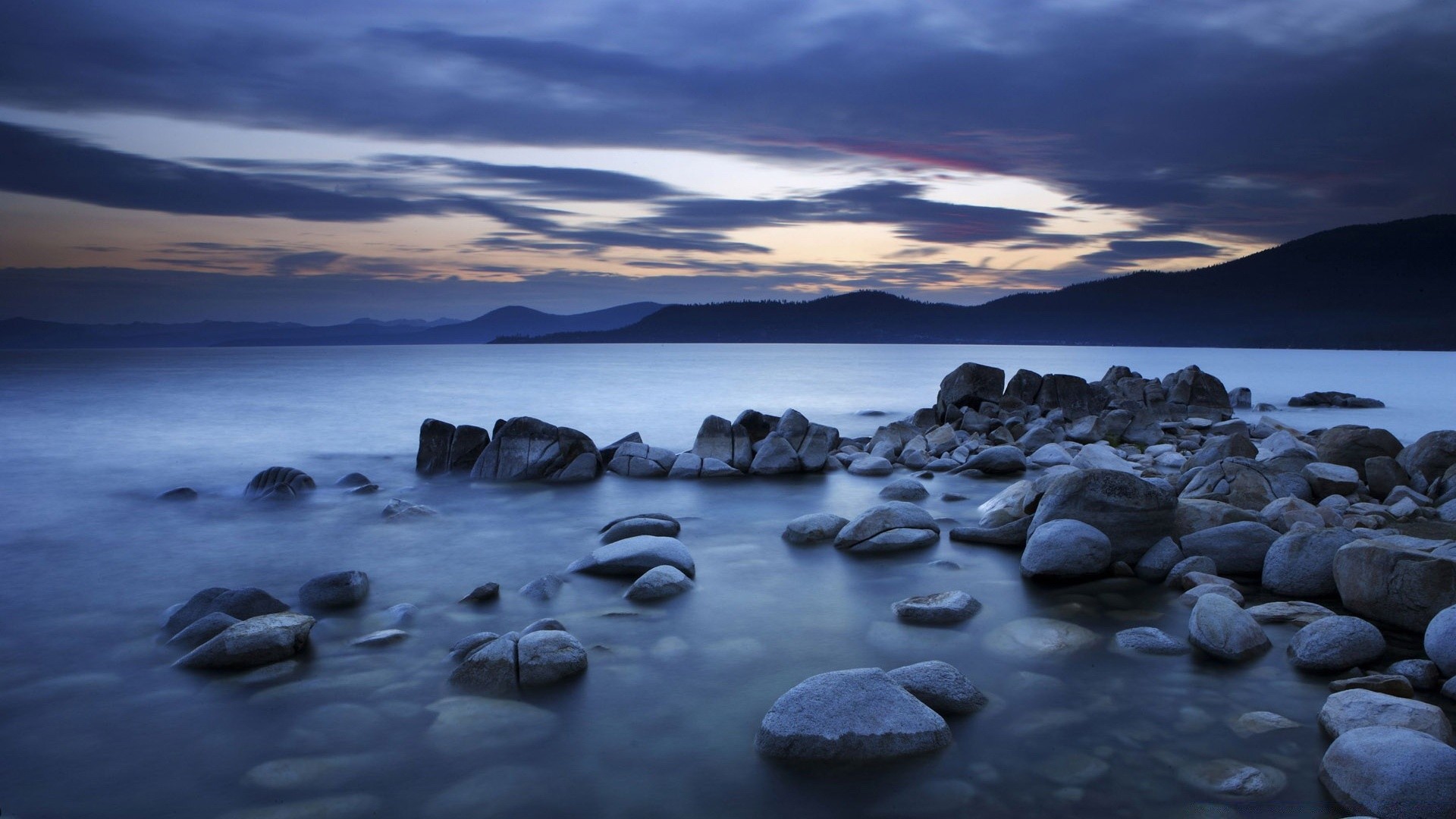 mer et océan eau coucher de soleil plage mer soir océan rock mer aube ciel crépuscule paysage paysage nature voyage sang-froid