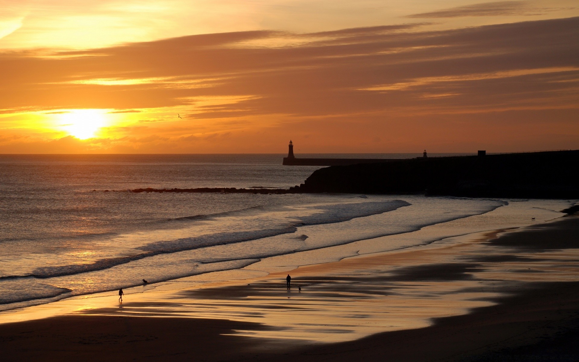 mer et océan coucher de soleil eau aube plage crépuscule soir mer océan soleil mer paysage paysage sable ciel beau temps en plein air