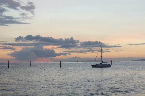 The sea of water and the watercraft on it