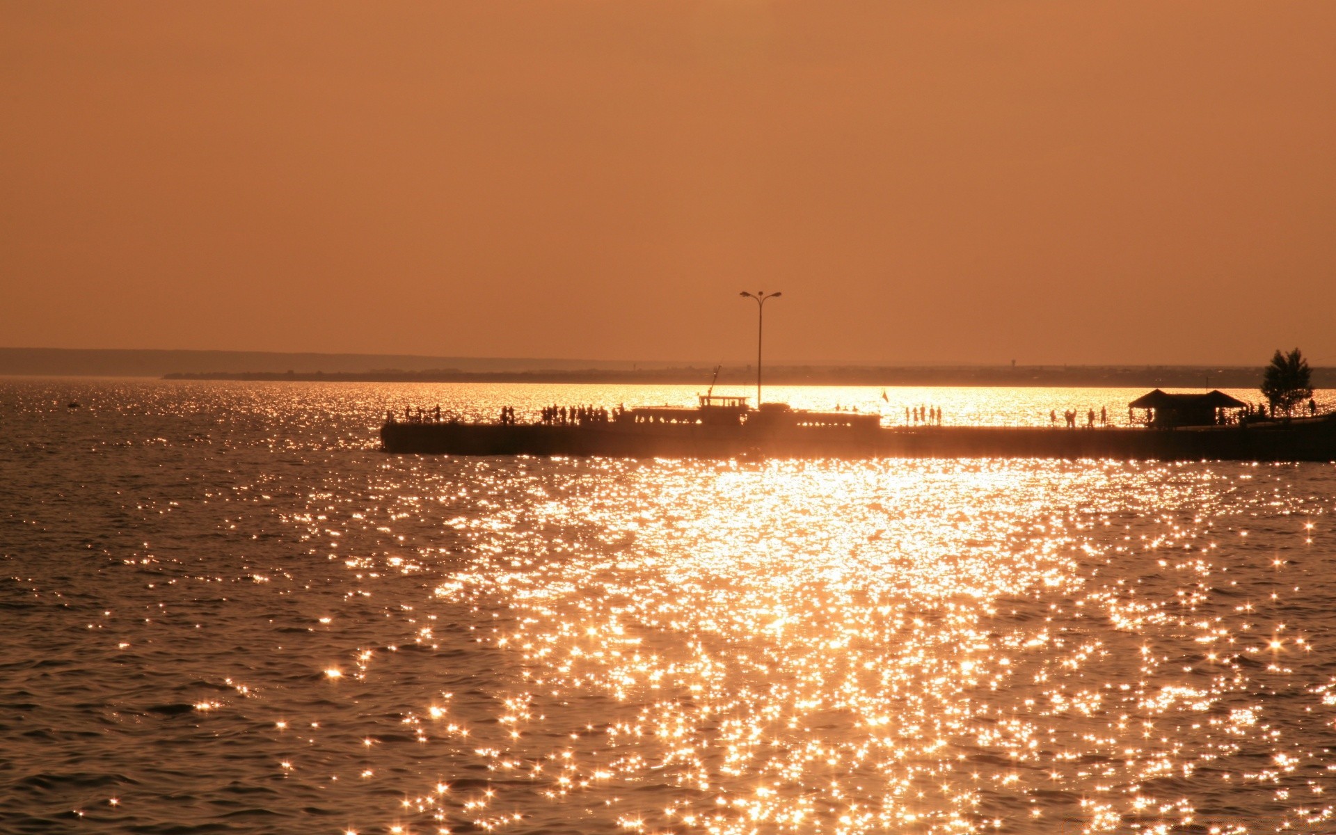 mer et océan eau coucher de soleil mer plage aube océan soleil crépuscule soir voyage ciel mer bateau été bateau système de transport