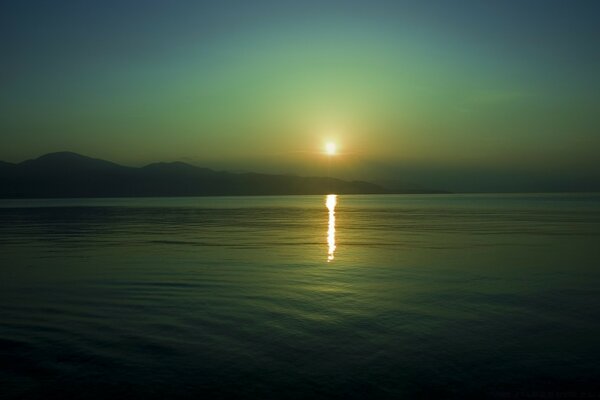 Meer und Ozean, Sonne und Sonnenuntergang