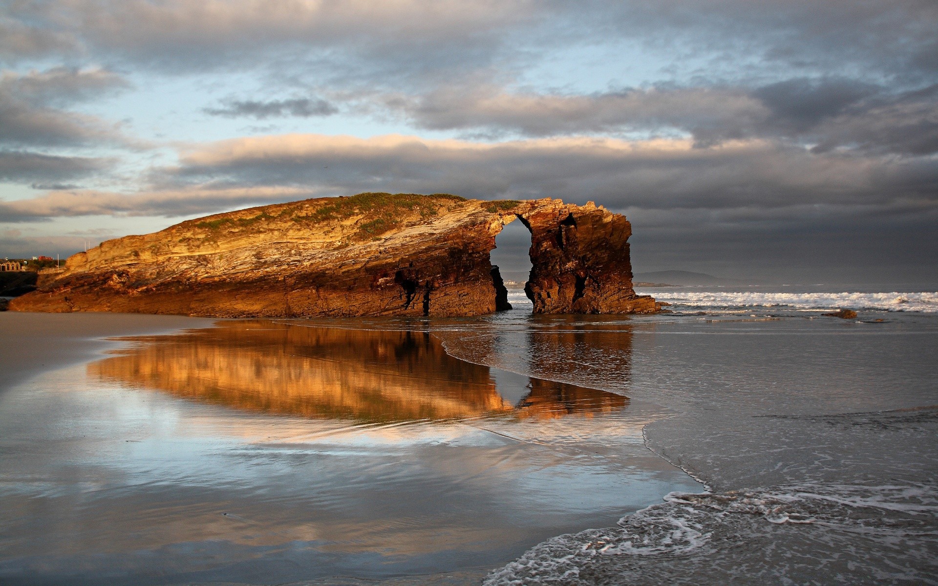 mer et océan eau coucher de soleil plage mer aube océan voyage soir crépuscule mer paysage ciel paysage surf à l extérieur nature