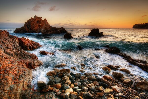 Beau paysage marin et pierres