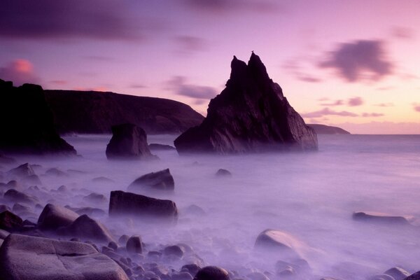 Aube sur la mer, brouillard lilas