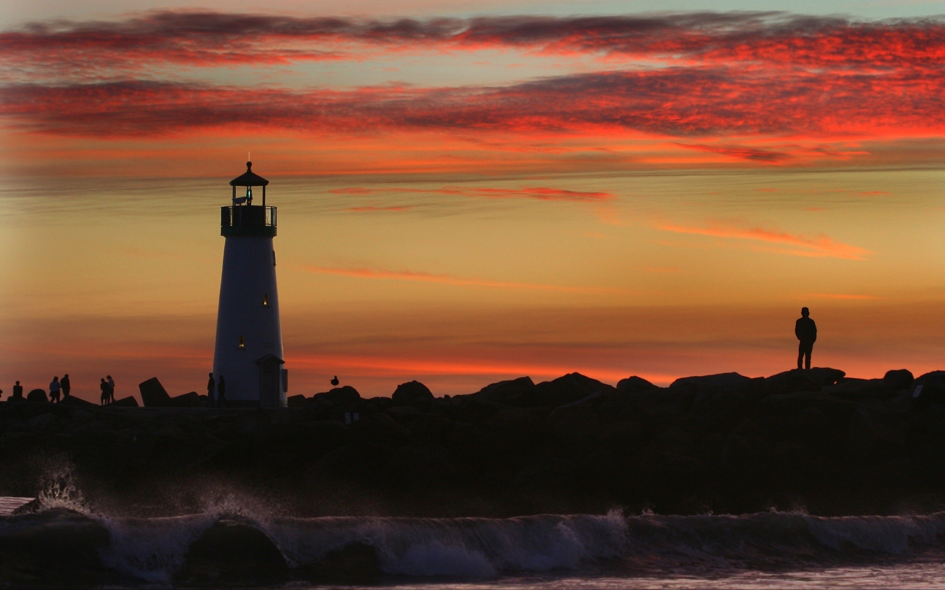 mer et océan phare coucher de soleil aube soir crépuscule eau mer océan mer lumière plage ciel soleil voyage rétro-éclairé silhouette paysage à l extérieur paysage