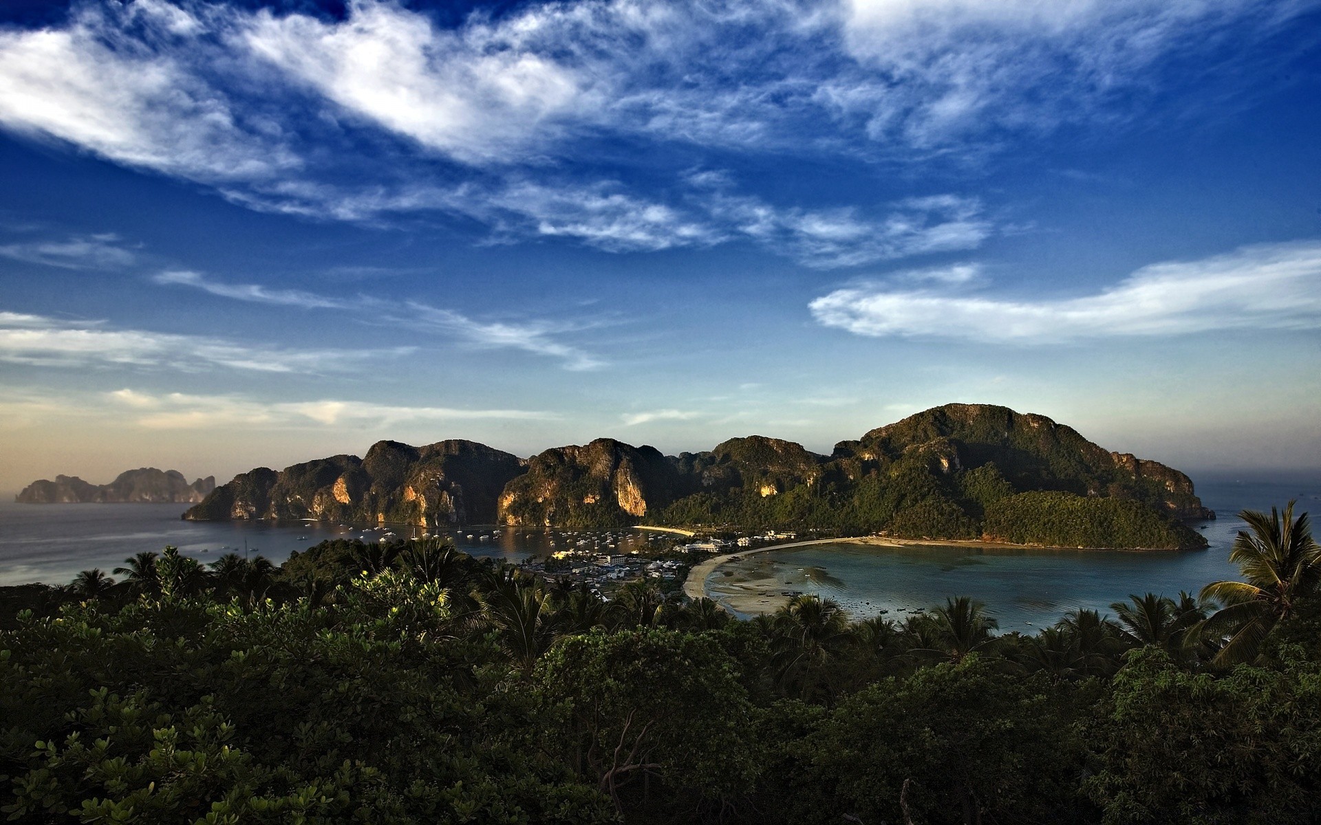 海洋和海洋 水域 旅行 日落 天空 海 景观 海滩 户外 海 日出 自然 傍晚 黄昏 海洋