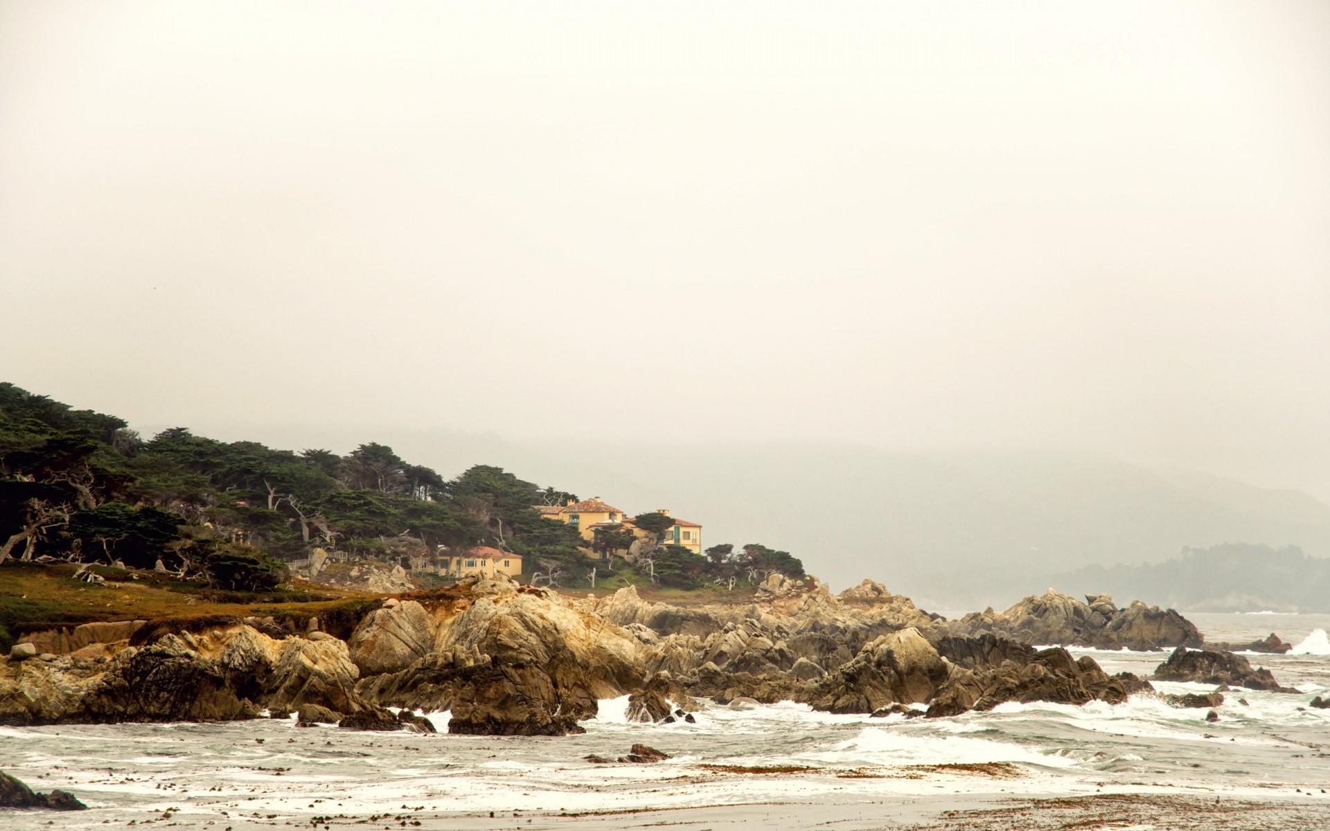 mer et océan eau mer plage océan paysage coucher de soleil mer voyage ciel nature rock paysage aube surf vague sable soleil brouillard à l extérieur