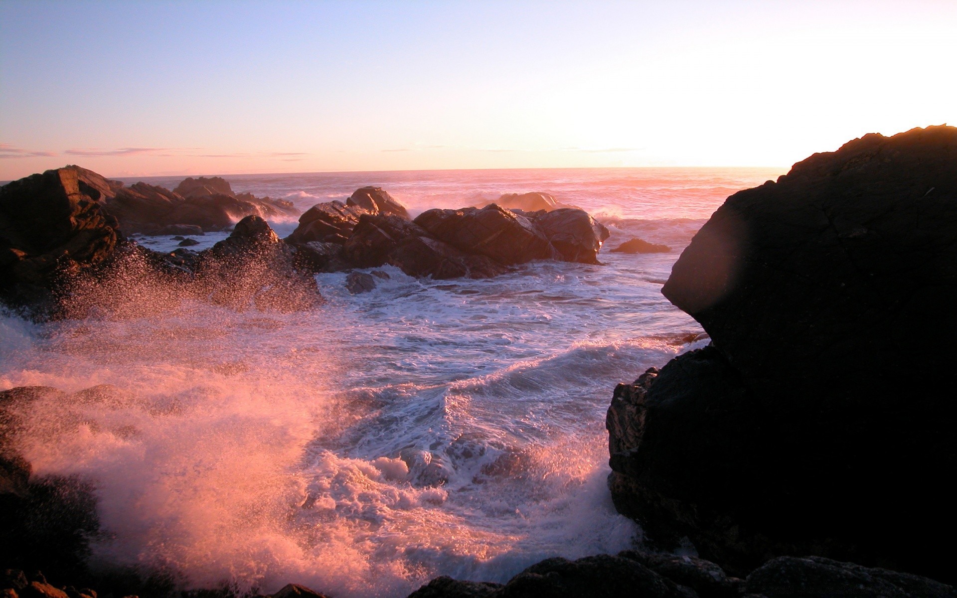 mer et océan coucher de soleil eau aube paysage crépuscule soirée plage mer océan mer ciel rock à l extérieur voyage tempête paysage soleil surf nature