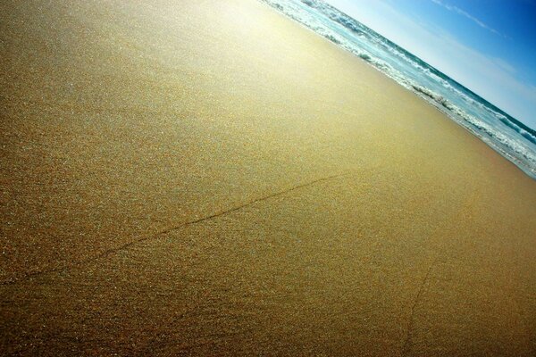 Glatter, glatter Sand und Meer