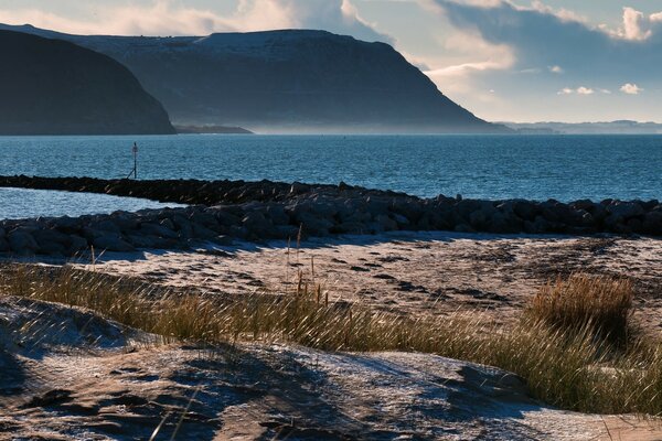 Mar con playa de arena