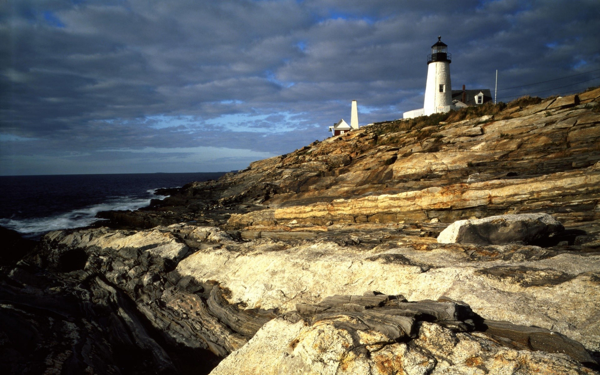 mer et océan phare mer mer eau océan rock voyage plage paysage à l extérieur ciel lumière du jour île nature paysage scénique rive lumière