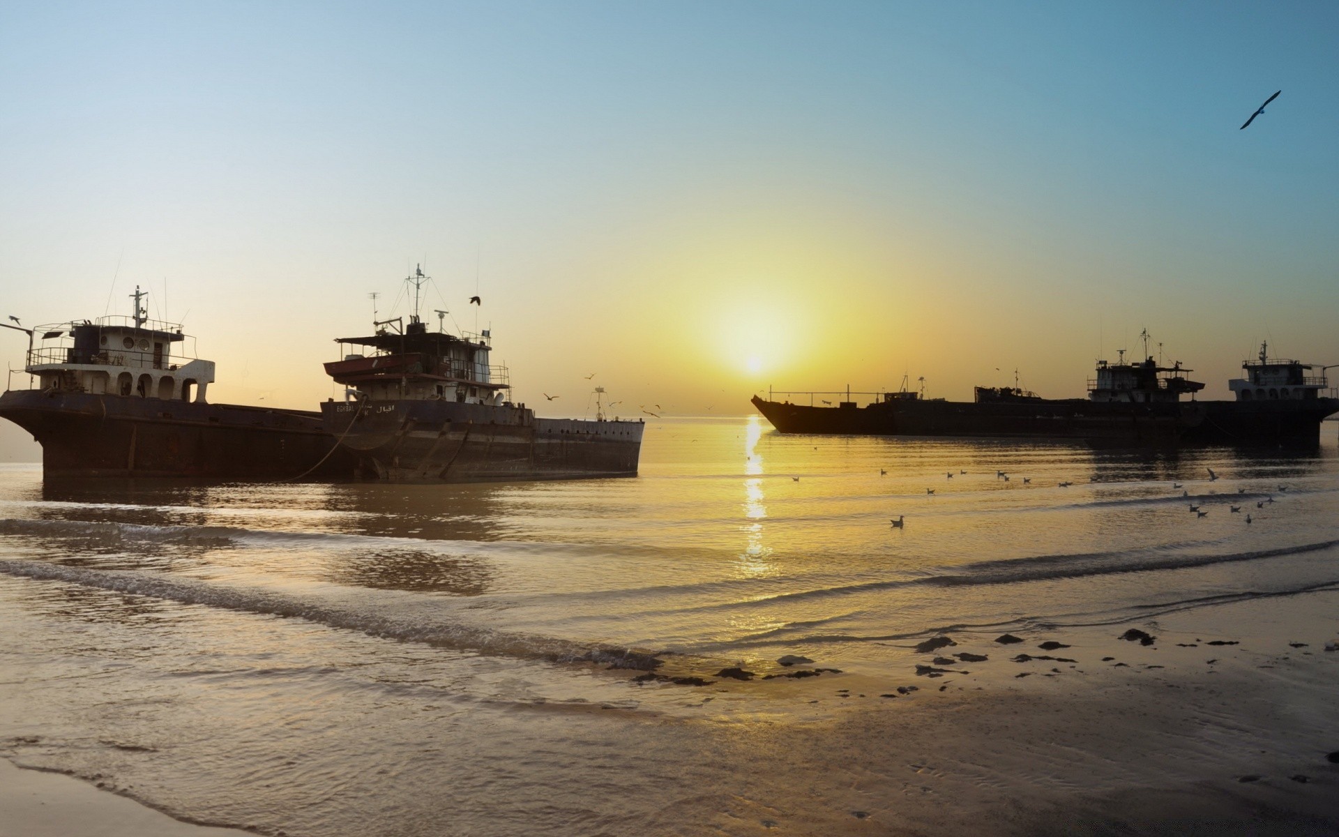 mer et océan eau navire mer coucher de soleil voiture océan système de transport navire aube marine bateau port jetée plage militaire mer soir ciel