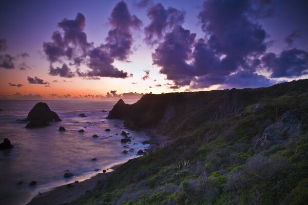 Beau coucher de soleil bord de mer