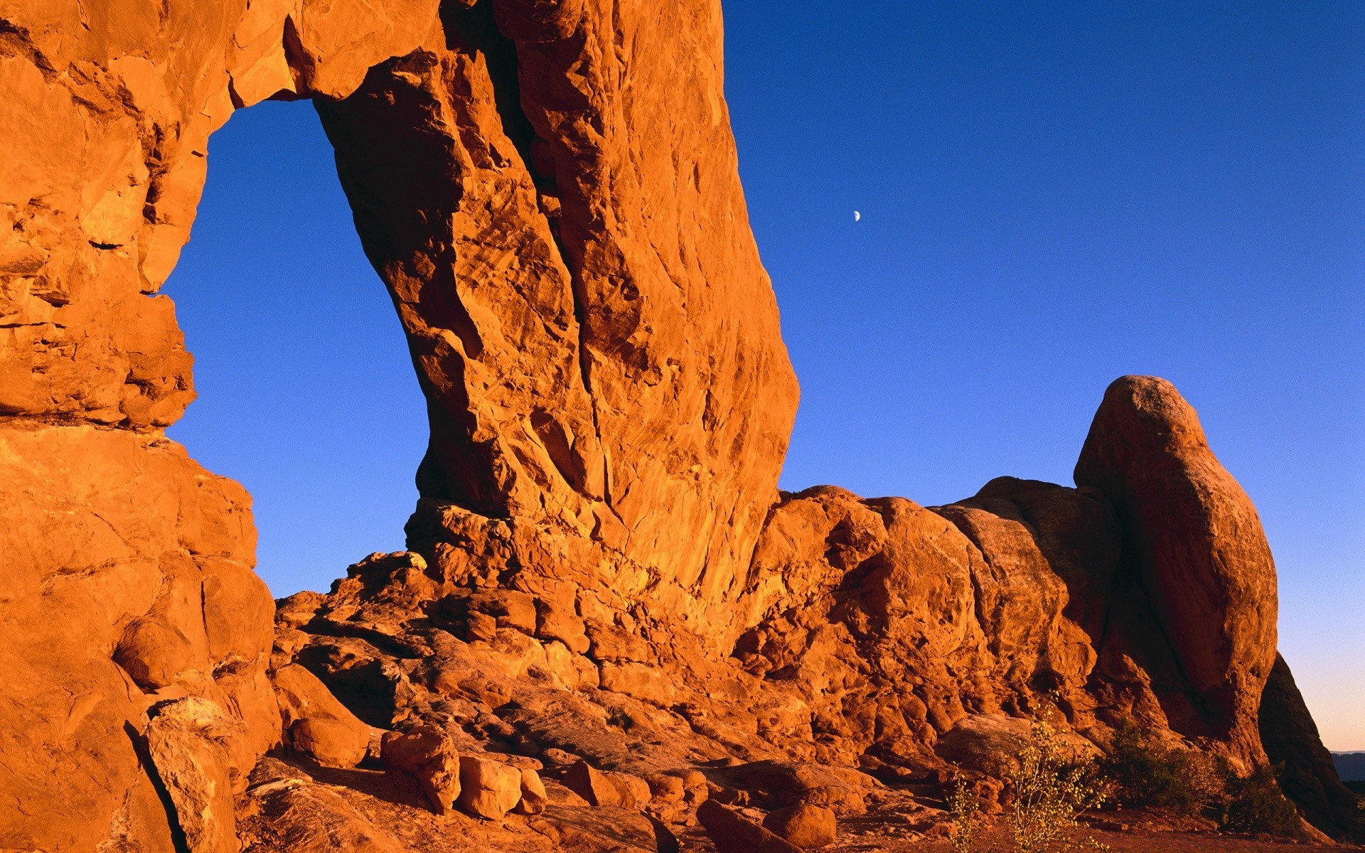 deserto ao ar livre viagens arenito geologia rocha pinnacle paisagem canyon arid luz do dia céu cênica natureza