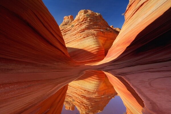 Canyon de arena en los Estados Unidos y el cielo