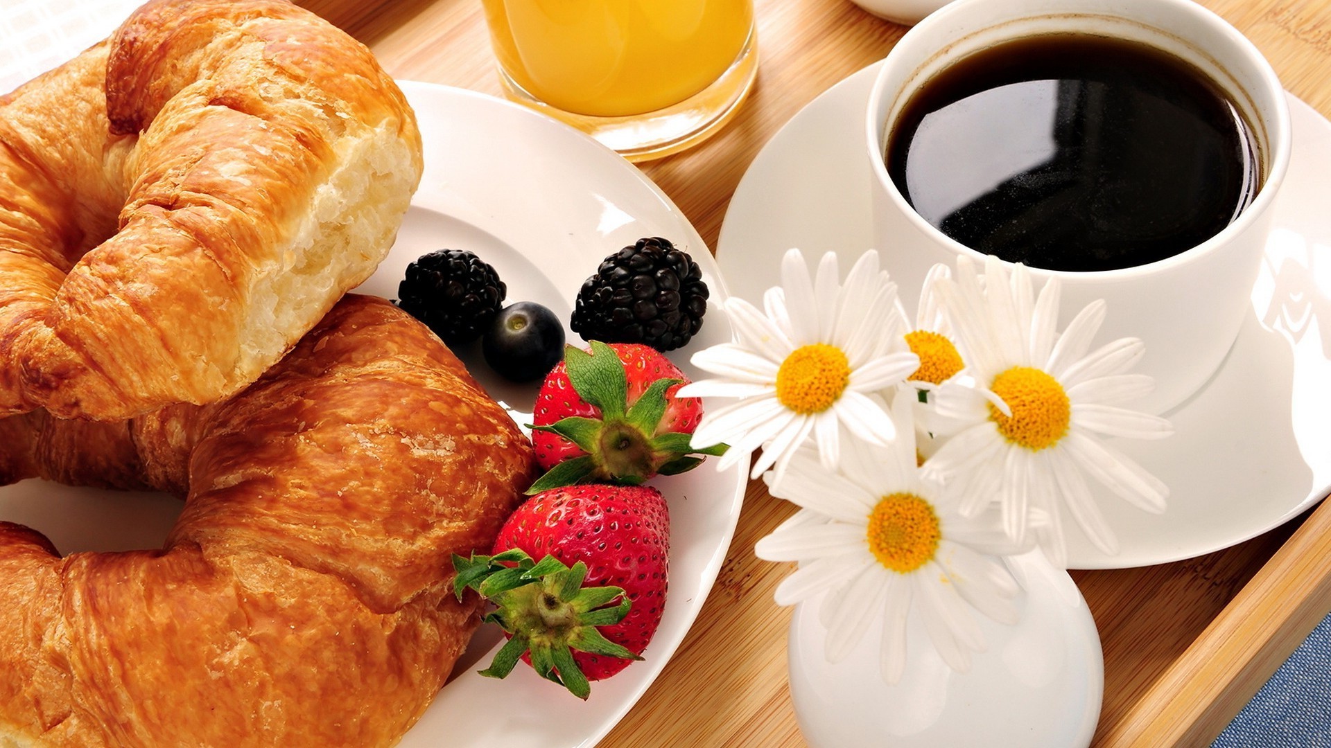 café desayuno amanecer delicioso croissant taza caliente comida azúcar mermelada bebida pan pastelería tradicional dulce espresso placa continental comida