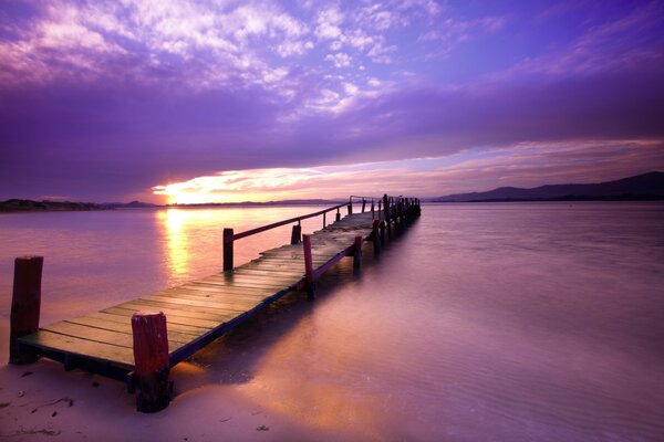 The bridge that was built on the beach