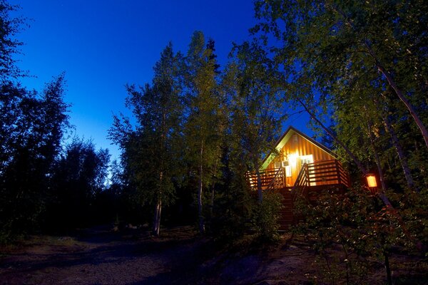 Nachtlandschaft eines Landhauses