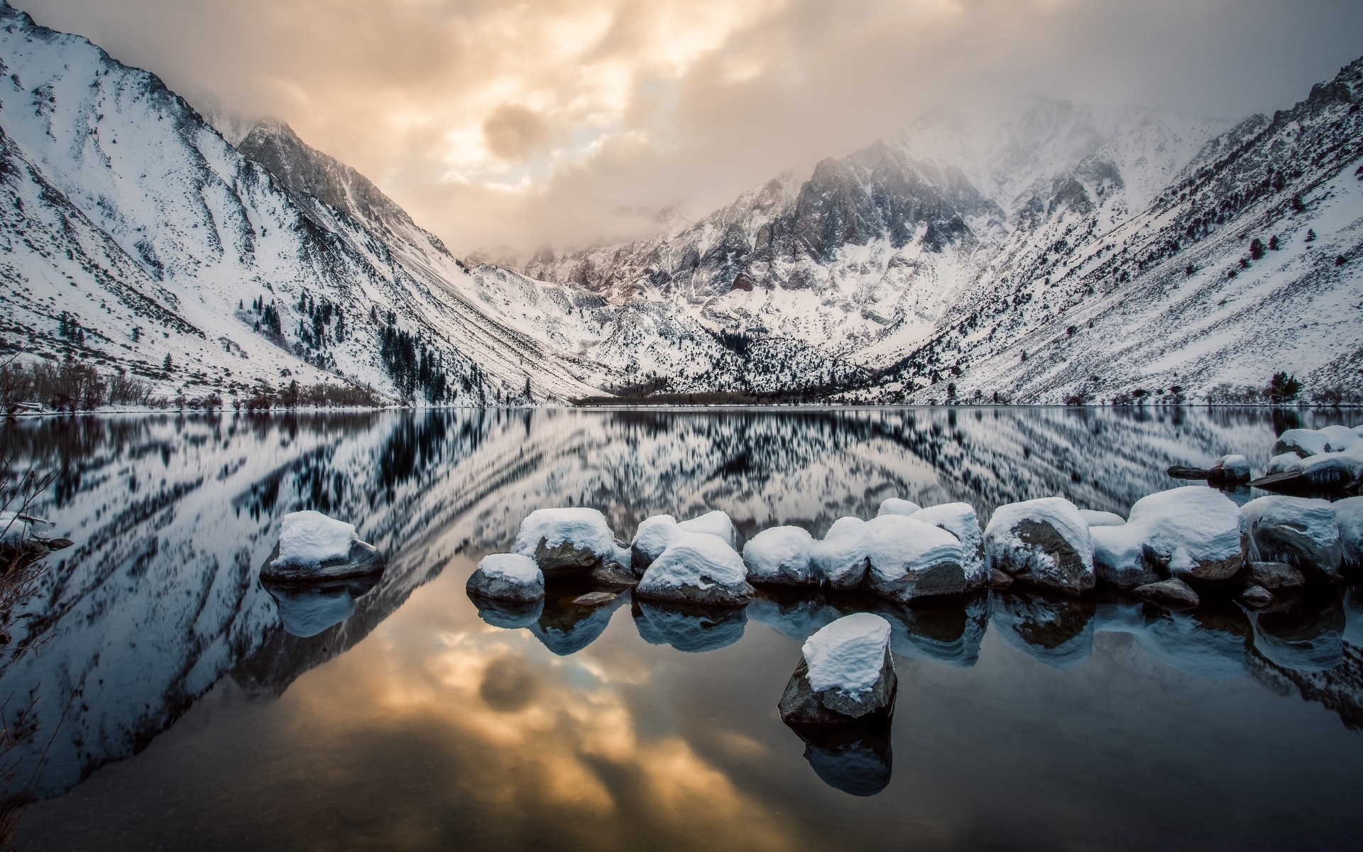 lago neve montagna inverno ghiaccio paesaggio freddo natura scenico picco di montagna cielo viaggi ghiacciaio riflessione alta congelato