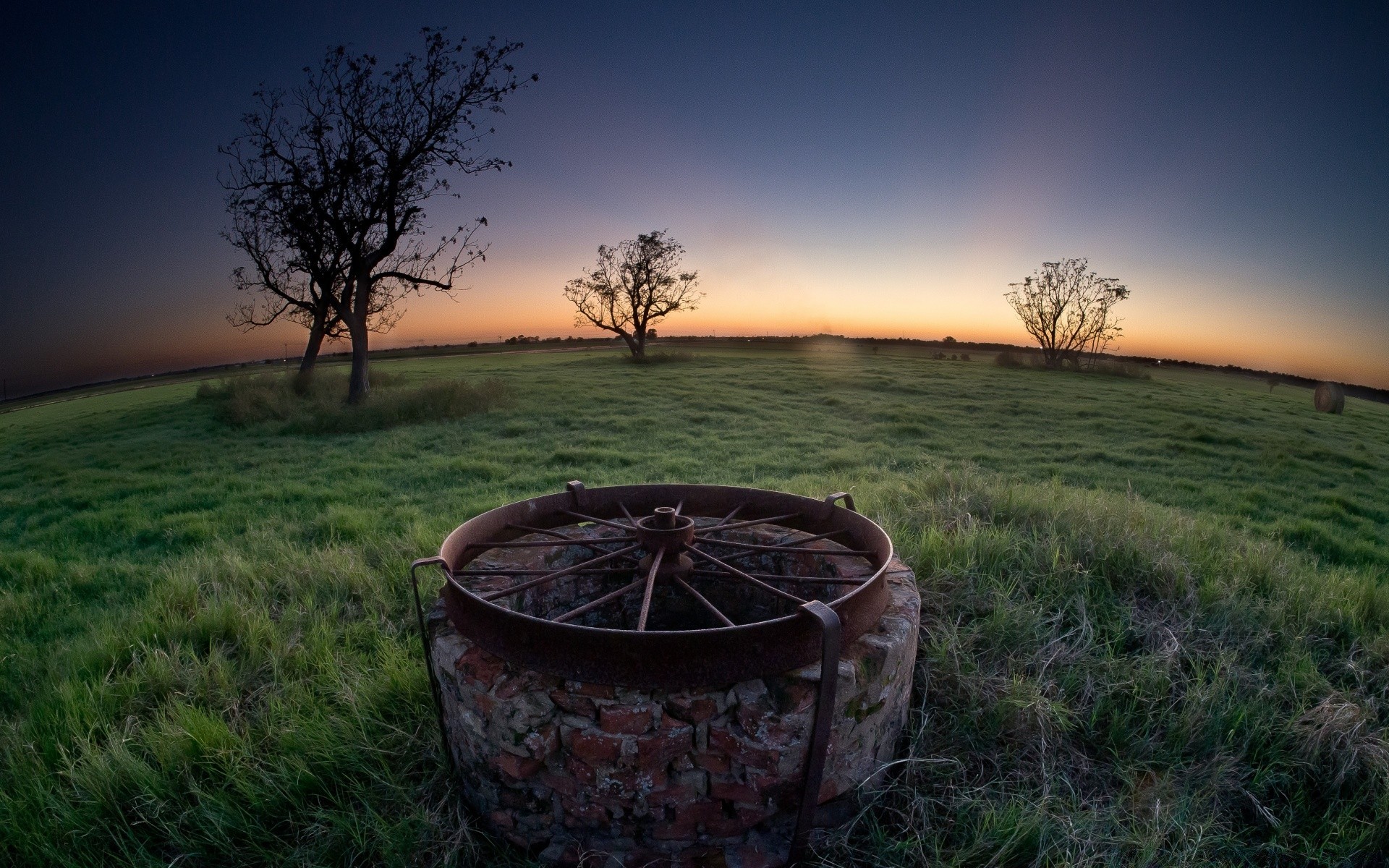 landschaft gras himmel sonnenuntergang natur landschaft dämmerung im freien feld am abend sonne des ländlichen baum