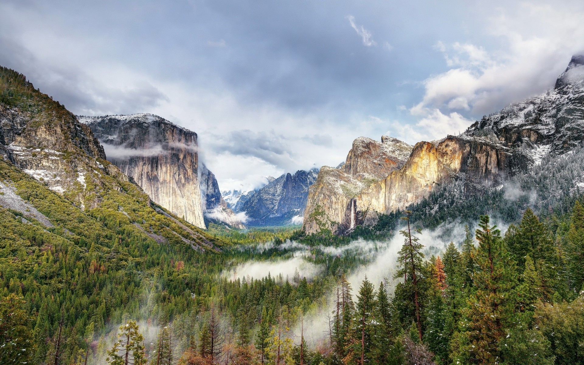 landschaft berge landschaft natur landschaftlich reisen holz rock himmel berggipfel tal wasser im freien schnee landschaft rocky spektakel hoch alpine wandern