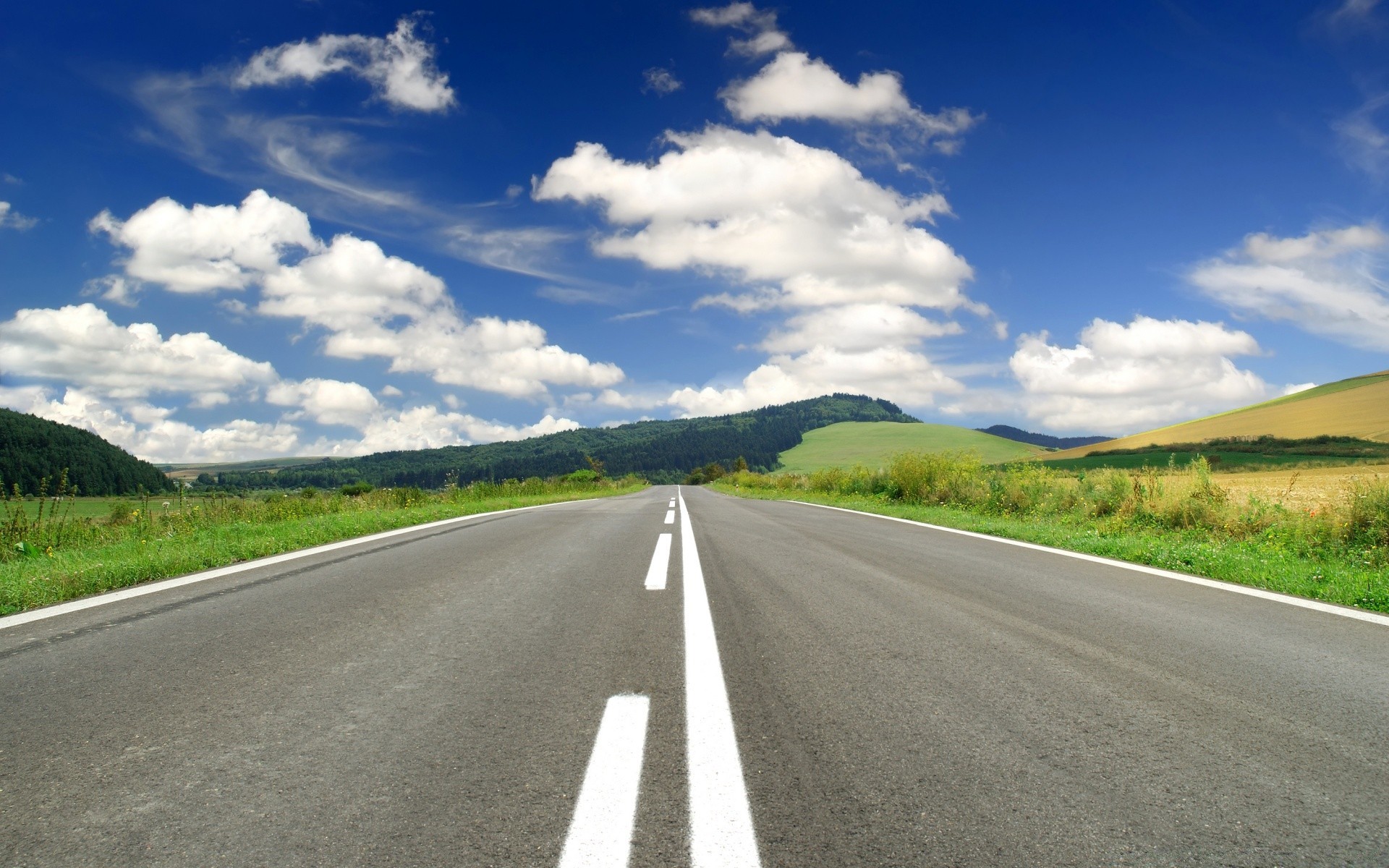 paesaggio strada asfalto autostrada guida disco corda dritto lungo prospettiva viaggi rurale sistema di trasporto paesaggio campagna avanti vuoto vicolo cielo