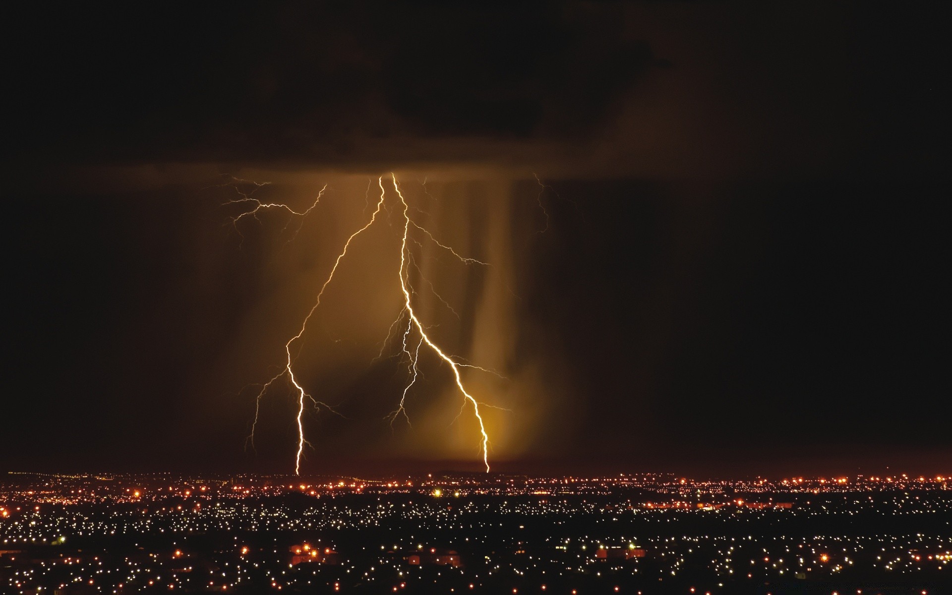 paesaggi fulmini tempesta temporale tramonto sera tuono fulmine pioggia disastro scuro luce tempo flash cielo intensità crepuscolo paesaggio drammatico alba