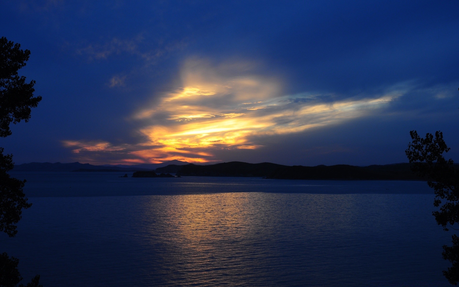 paesaggio tramonto acqua alba sera crepuscolo lago sole riflessione cielo paesaggio luna natura illuminato luce mare