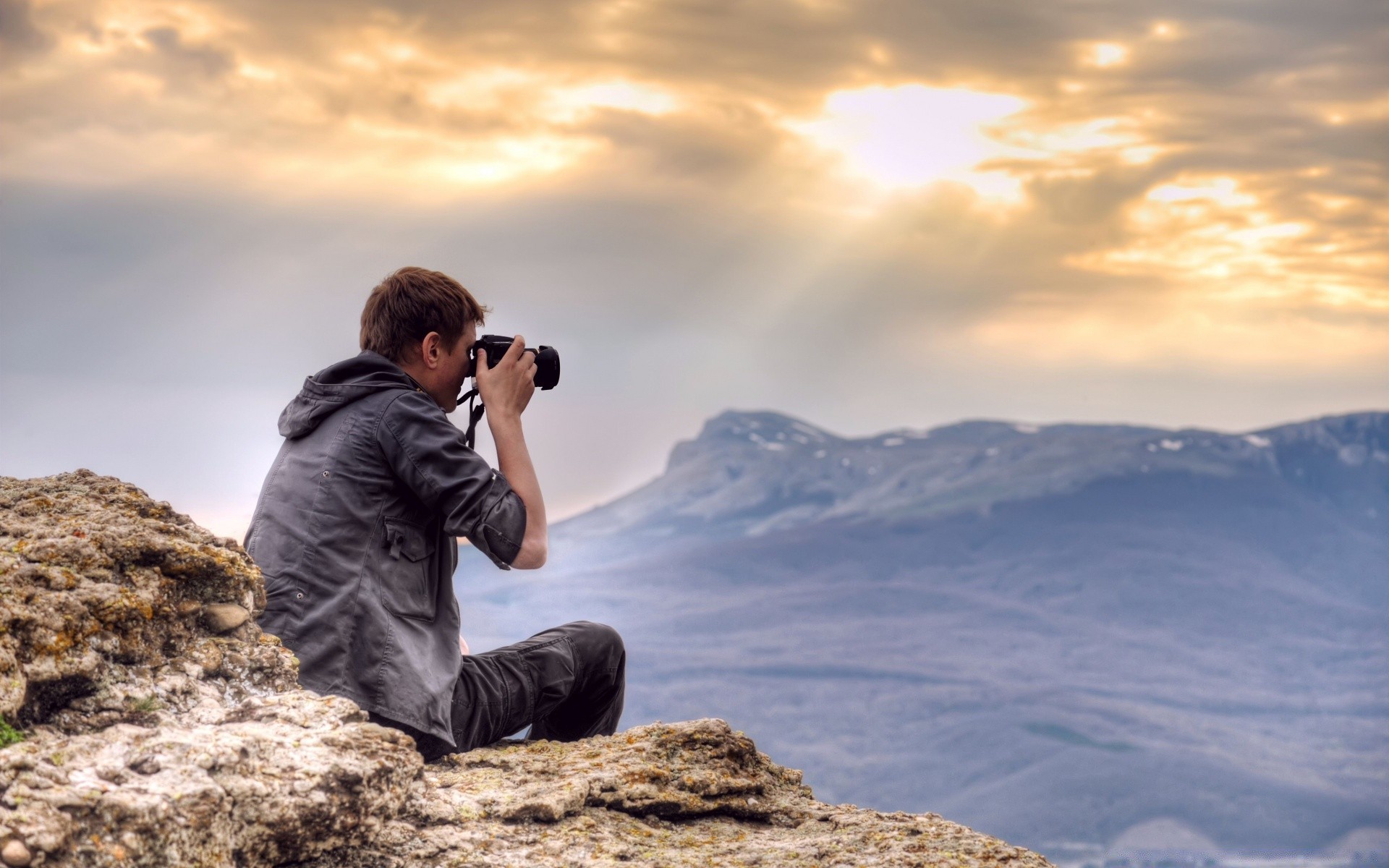 paisaje al aire libre cielo senderismo naturaleza viajes puesta de sol hombre montaña solo vacaciones