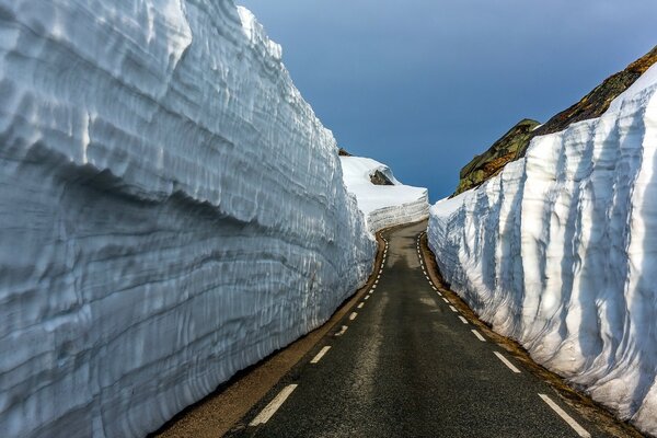 Winterlandschaft von Schnee und Eis