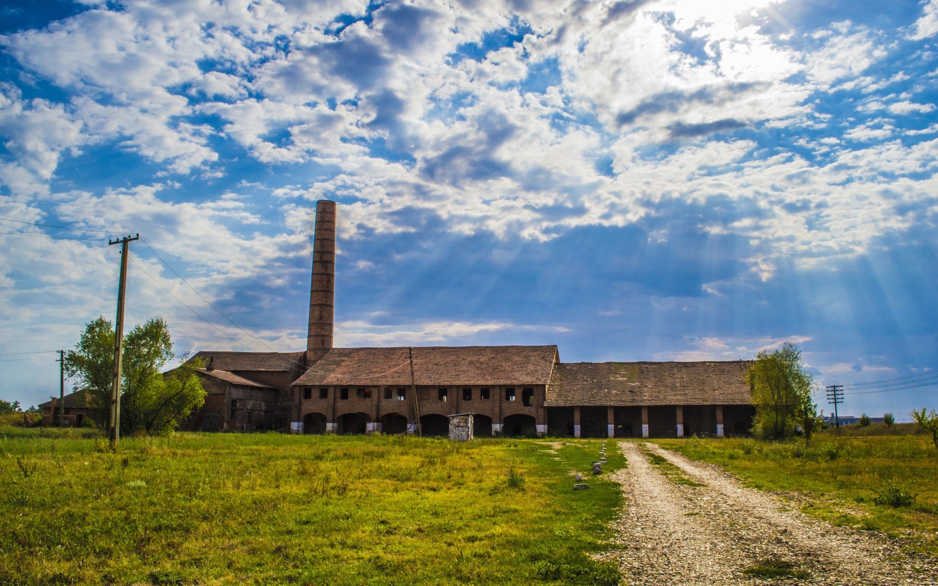 paesaggio cielo casa architettura erba all aperto albero viaggi luce del giorno paesaggio vecchio fienile fattoria