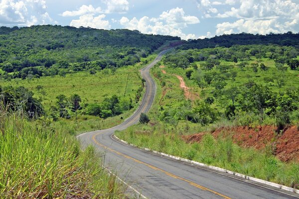 The road going up to the beautiful nature