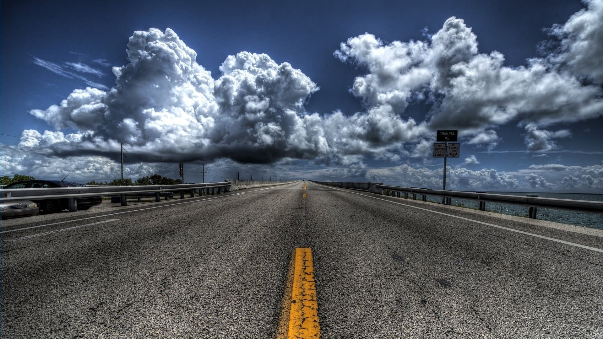 景观 道路 沥青 公路 街道 运输系统 指南 天空 风暴 旅行 和弦 景观 交通 汽车 驱动器 长 云