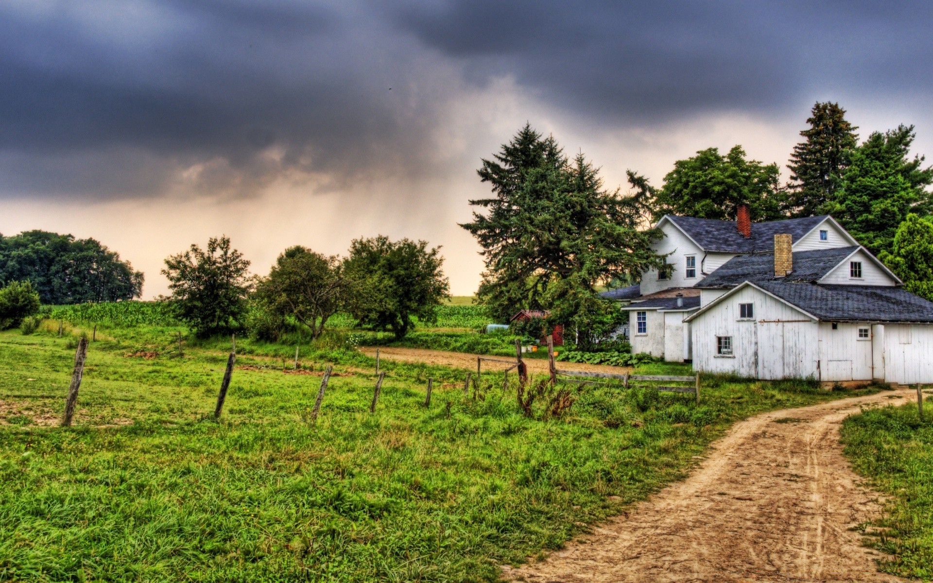 paysage maison arbre en plein air herbe ferme rural maison agriculture bois architecture lumière du jour maison nature été ciel paysage clôture maison