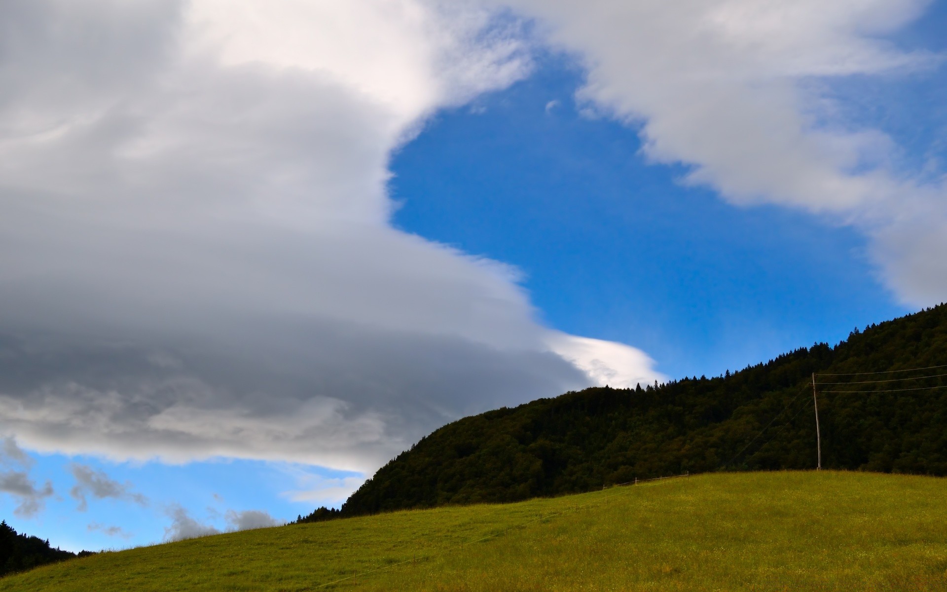 paysage paysage ciel nature montagnes colline à l extérieur voyage herbe arbre lumière du jour nuage brouillard été beau temps