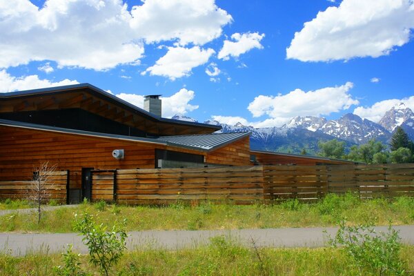 Casa de madera al aire libre