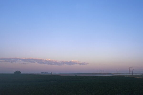 Paysage sur la nature du coucher du soleil sortant