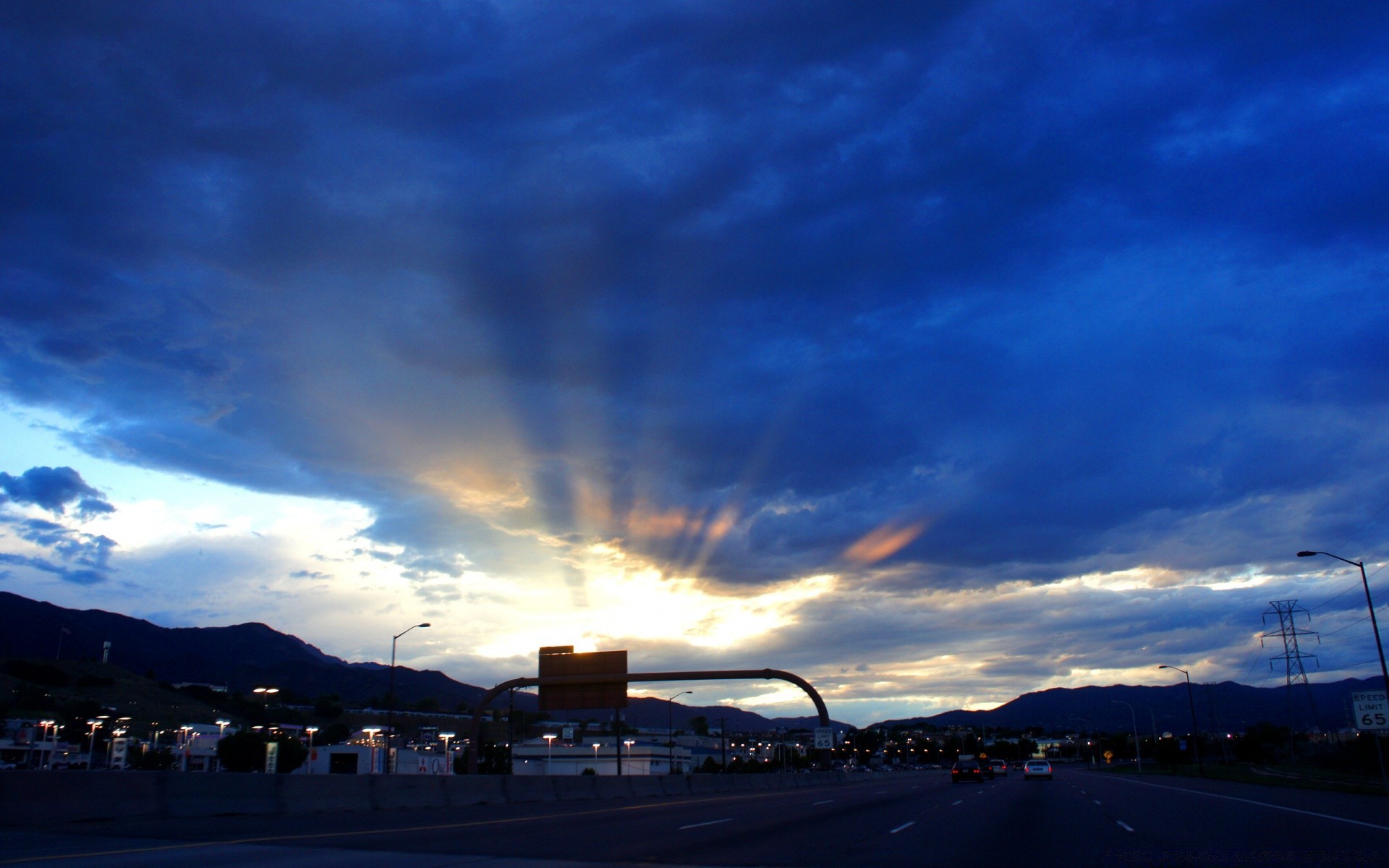 paisaje puesta de sol cielo viajes anochecer noche paisaje al aire libre amanecer ciudad agua naturaleza luz sol tormenta calle sistema de transporte arquitectura clima