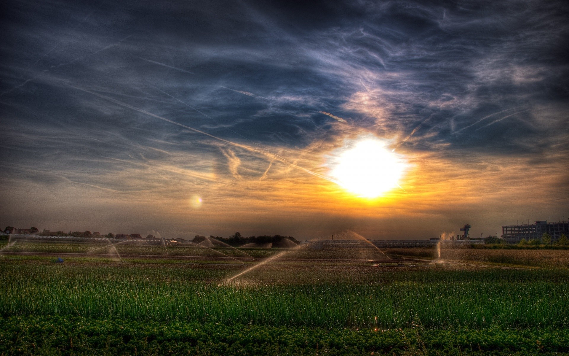 landschaft sonnenuntergang landschaft dämmerung sonne landwirtschaft himmel feld sturm natur bauernhof abend des ländlichen wetter landschaft gras licht gutes wetter dramatisch bebautes land