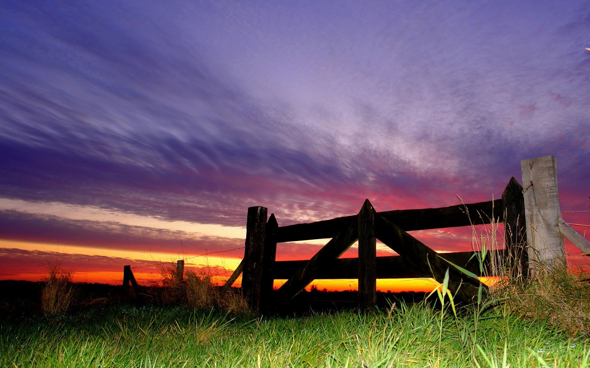 paysage coucher de soleil ciel aube paysage abandonné ferme soleil lumière grange soir nature rural crépuscule herbe pays champ campagne