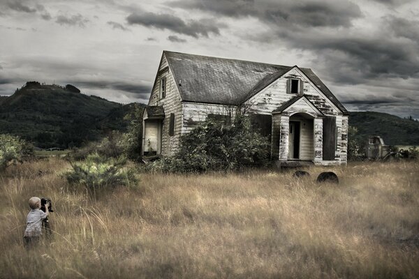 Antigua casa misteriosa abandonada