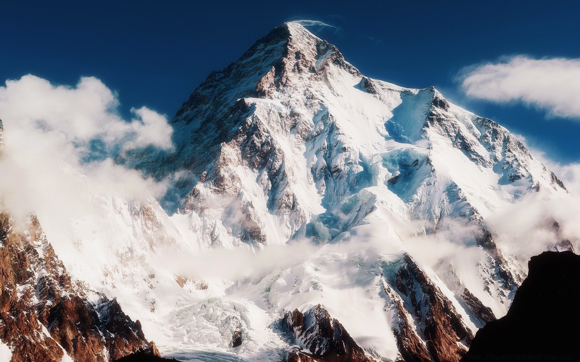 montagnes neige montagnes pinnacle glace scénique glacier hiver grimper voyage lumière du jour pic de montagne haute paysage froid en plein air ciel randonnée