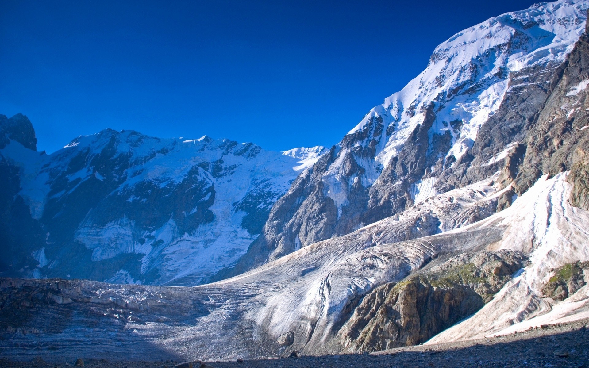 montañas nieve montañas glaciar hielo paisaje escénico invierno viajes pico de montaña frío cielo al aire libre naturaleza agua