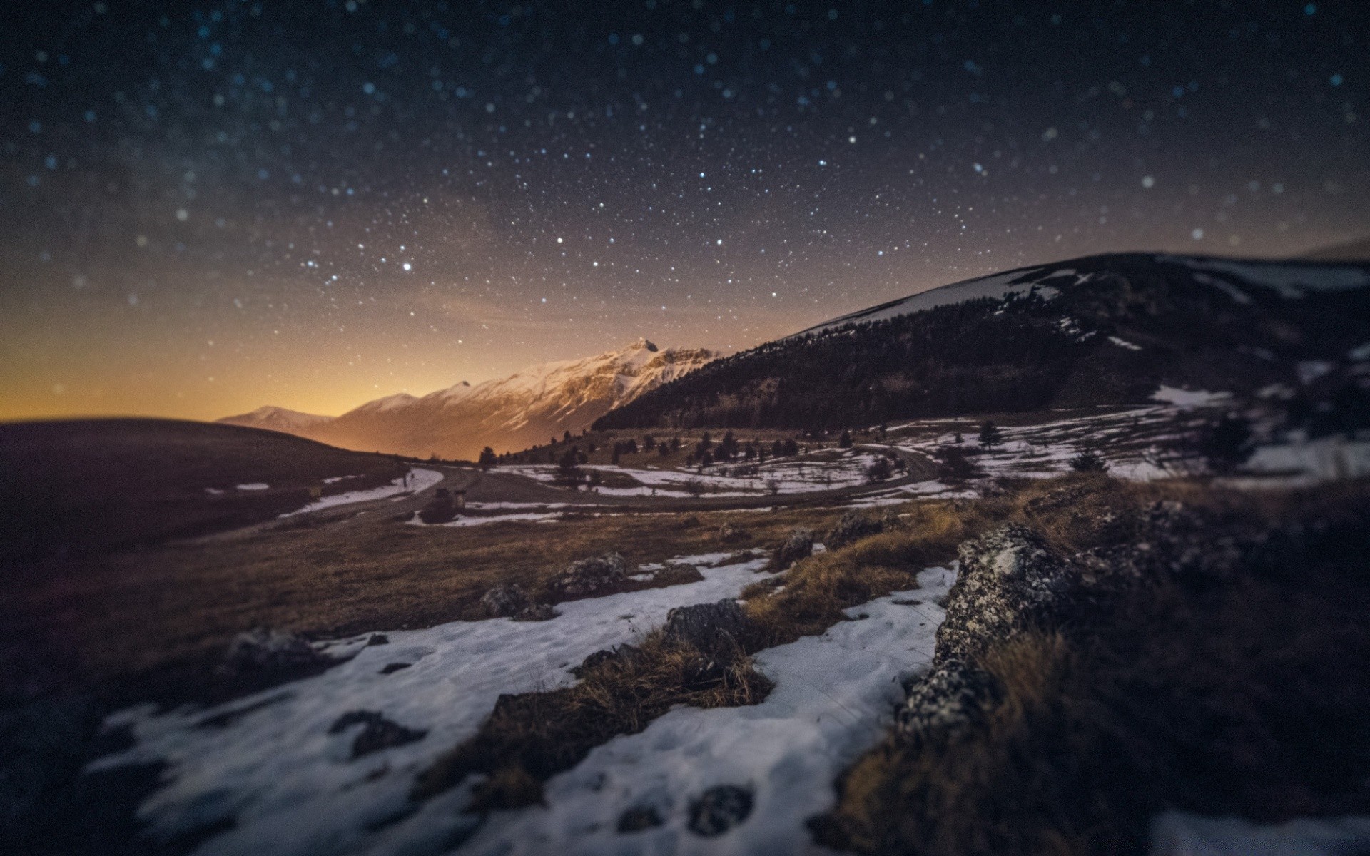 montañas nieve luna invierno paisaje cielo viajes noche al aire libre puesta de sol agua amanecer crepúsculo naturaleza montañas astronomía hielo exploración helada sol