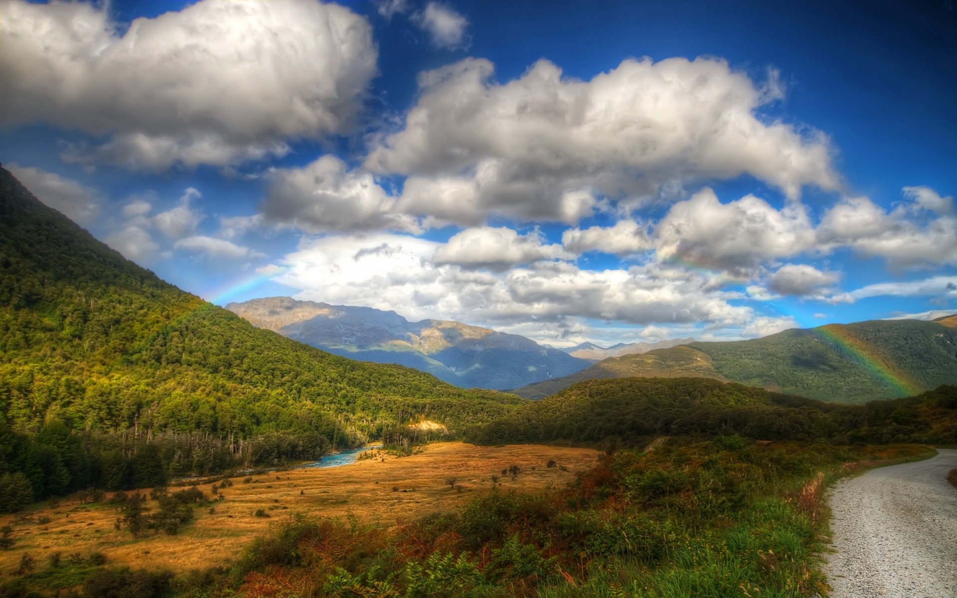 山 山 景观 旅游 天空 自然 户外 山 风景 草 云 谷