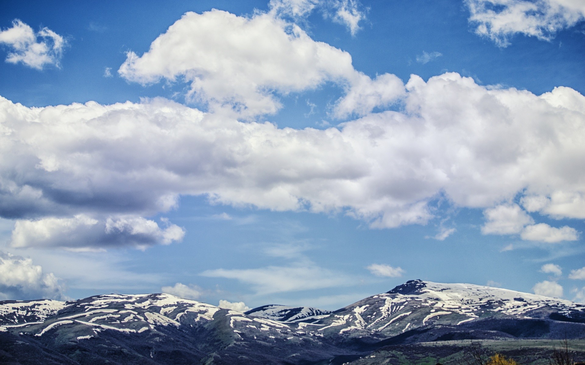 montañas nieve montañas naturaleza cielo alto invierno paisaje viajes hielo al aire libre buen tiempo frío escénico nube