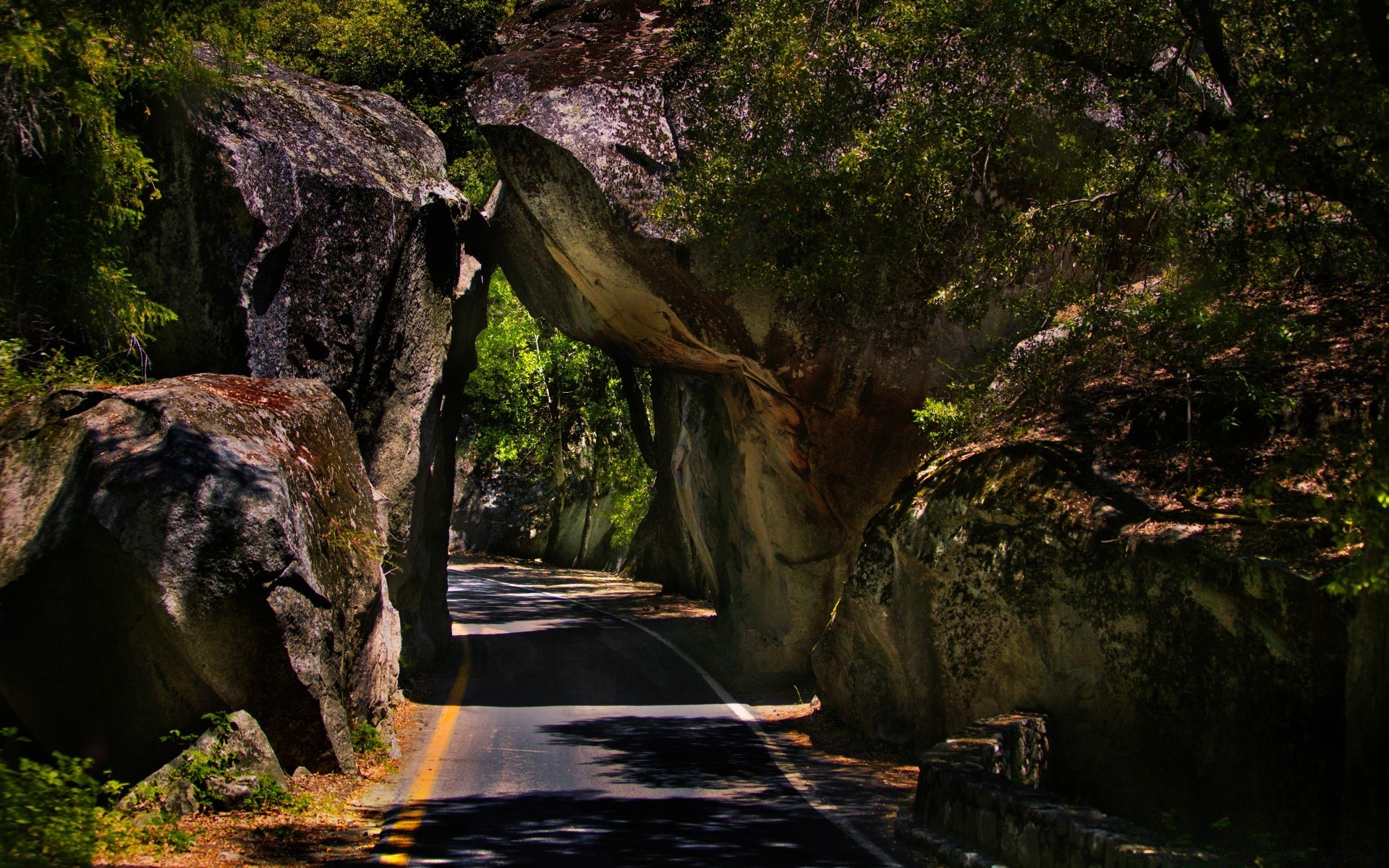 montañas naturaleza viajes paisaje agua al aire libre madera árbol hoja montañas roca parque otoño cascada